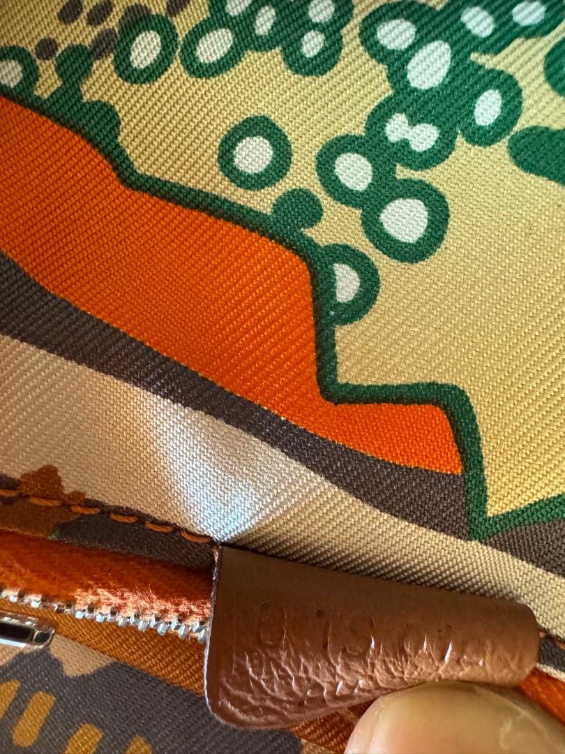 HERMES シルクイコンパクト ゴールド（茶色）