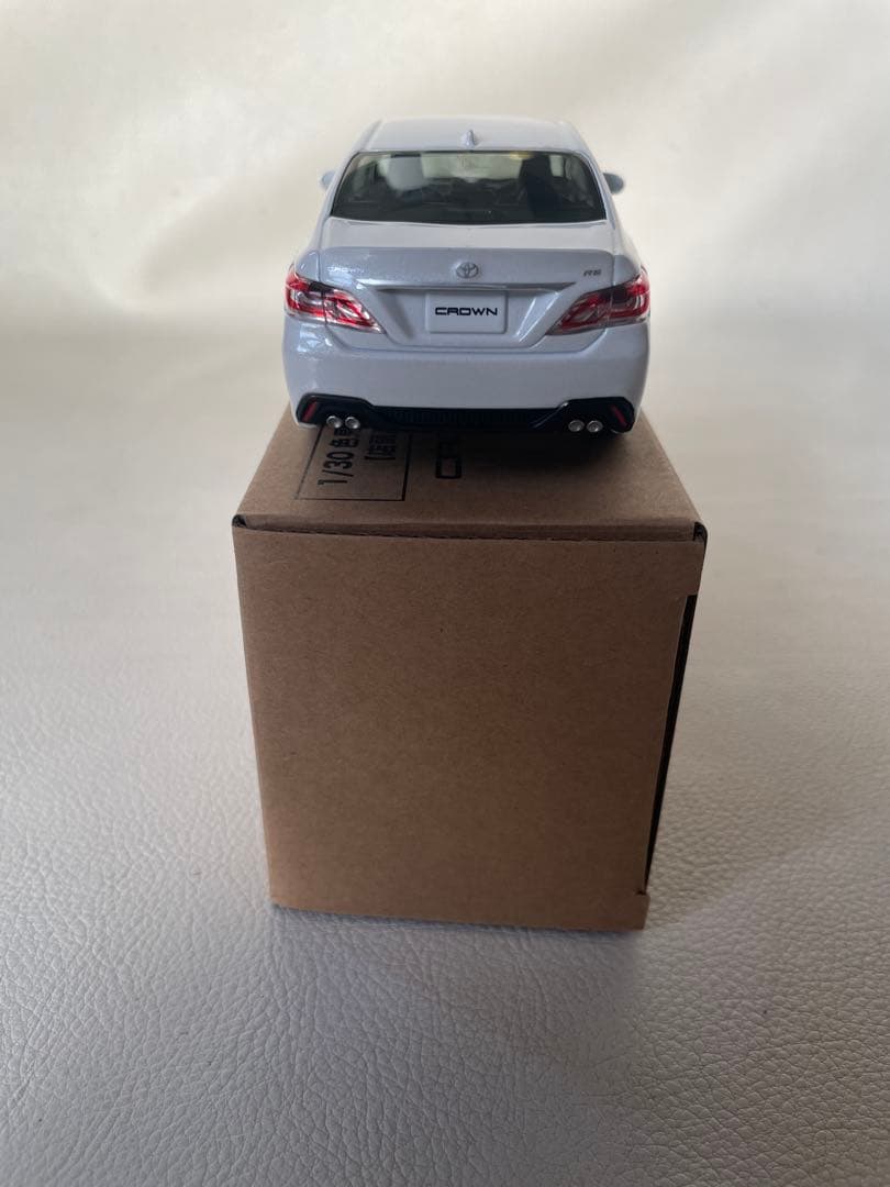 トヨタ クラウン RS Advance ① 090 プレシャスホワイトパール