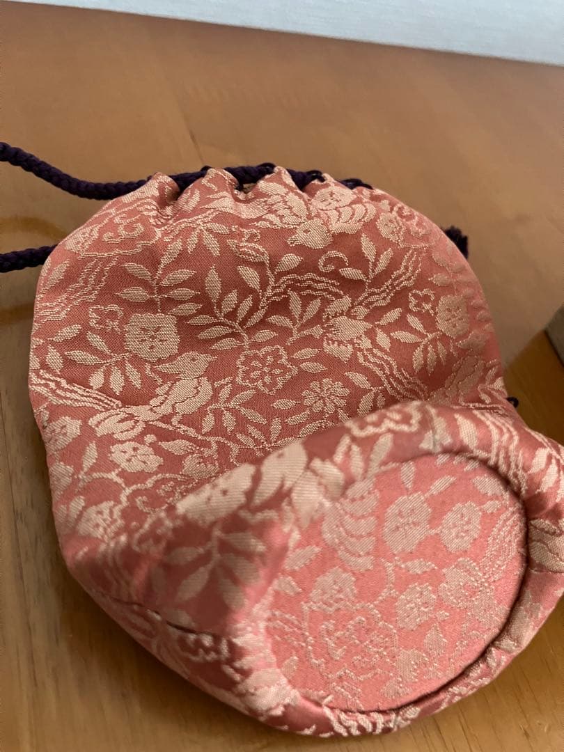 香合銀杏型桐製観世水紅葉桜柄【中古美品】