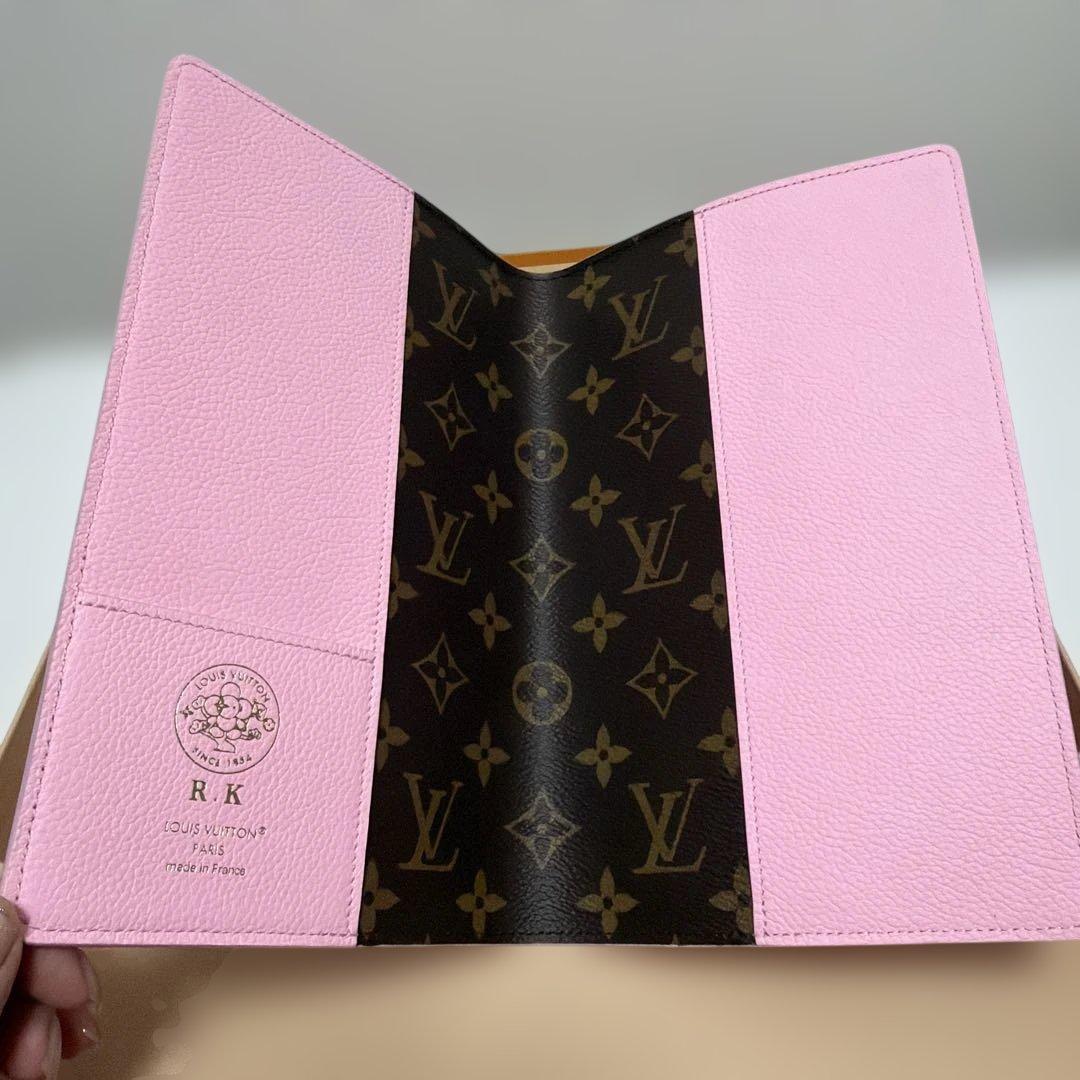 ルイヴィトン　LV ノートブックカバーMM・エミリー　コットンキャンディピンク