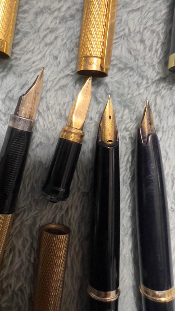 装飾的な万年筆 4本セット: parker k14,dupontk18