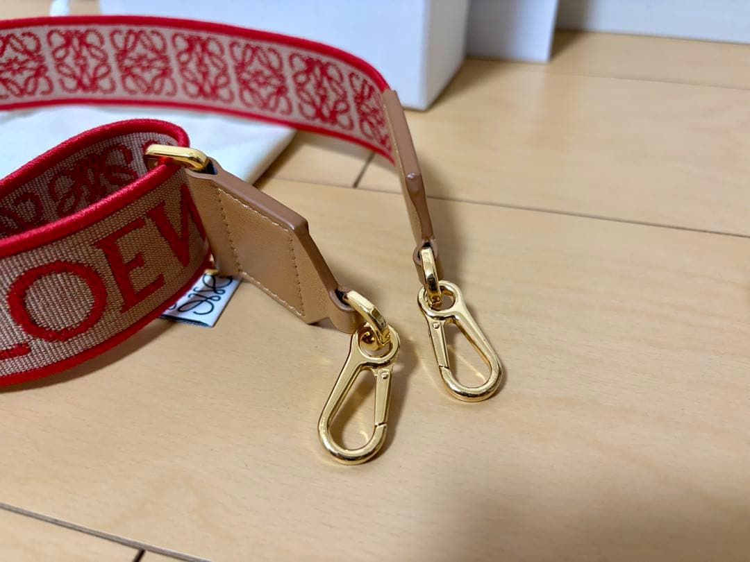 ☆新品未使用☆ LOEWE アナグラムストラップ