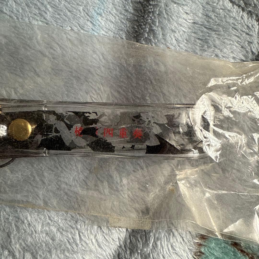 椿屋四重奏キーホルダー 黒と金