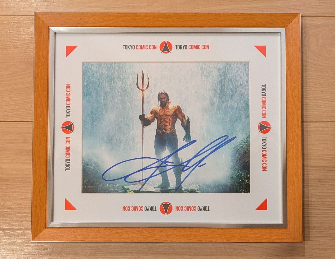 ベネディクトカンバーバッチ、トムヒドルストン、ジェイソン・モモア　直筆サイン