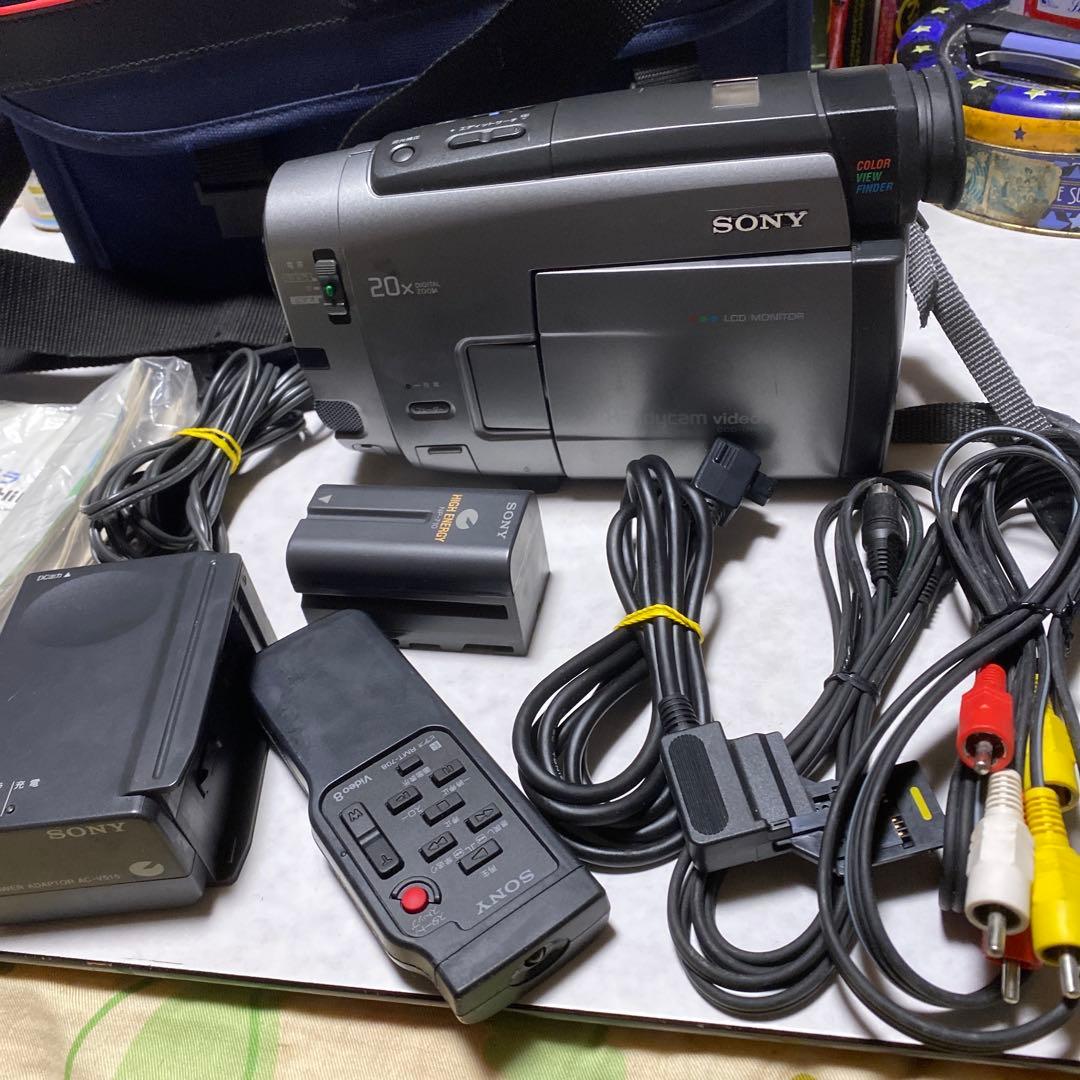 SONY VideoHi8Handycam CCD-TRV90 ①