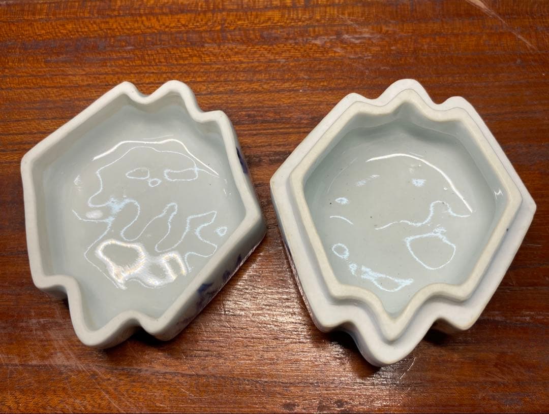 【茶道具】真葛香斎造　呉州松皮菱香合（共箱）