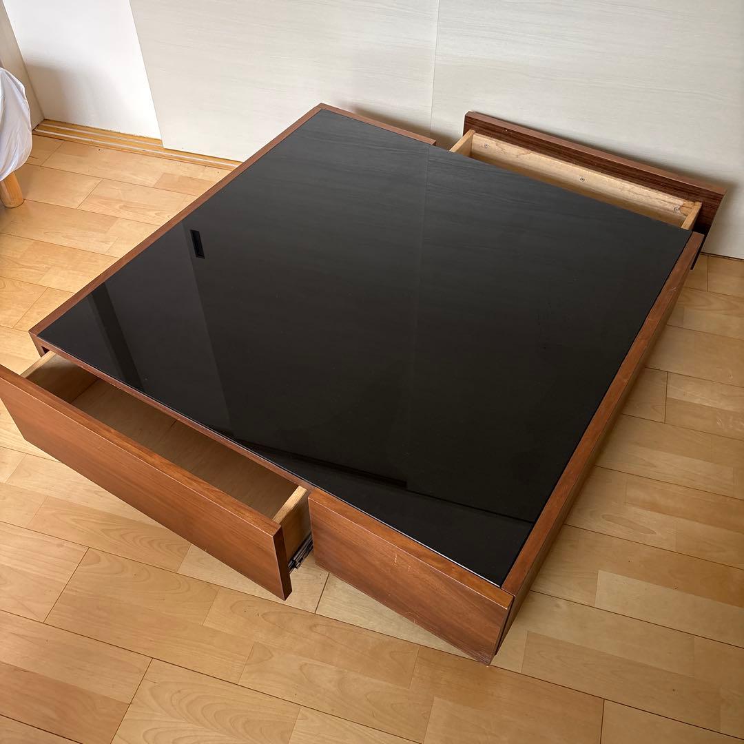 底値！LOWYAのダークブラウンガラス天板 ローテーブル中古48000円の品