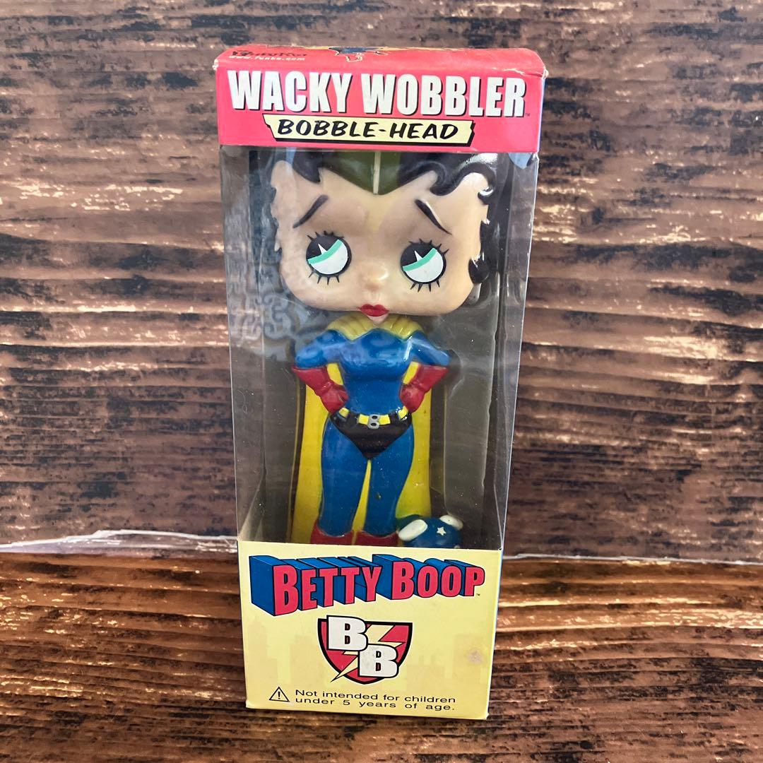 ボブルヘッド】スーパーマンベティちゃん Wacky Wobbler - メルカリ
