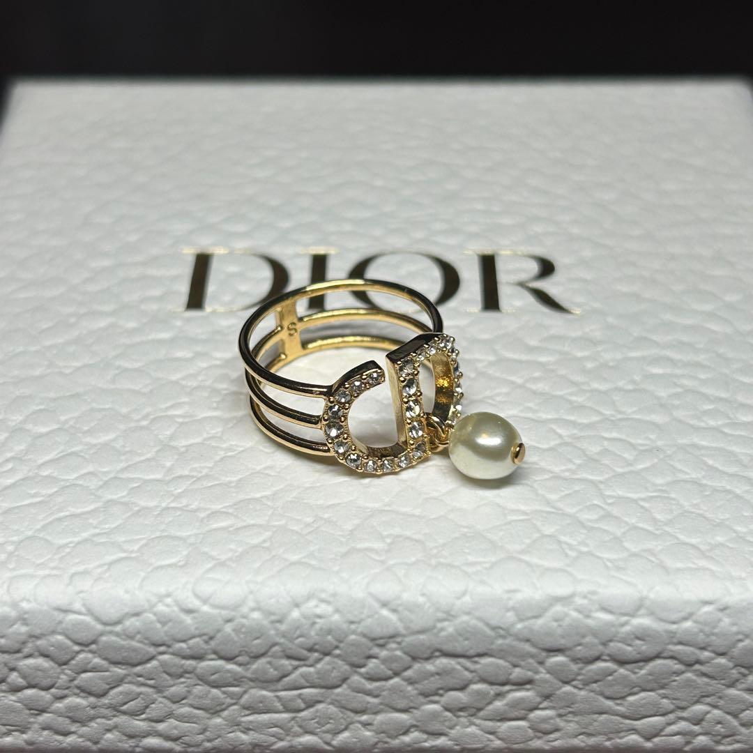 Dior（ディオール）ゴールドパール付きリング