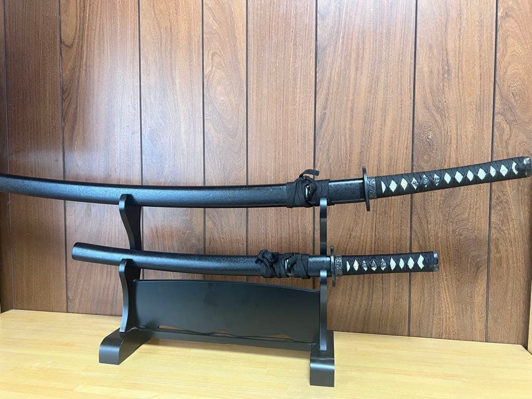 模造刀セット 黒色の柄と白い装飾 2本