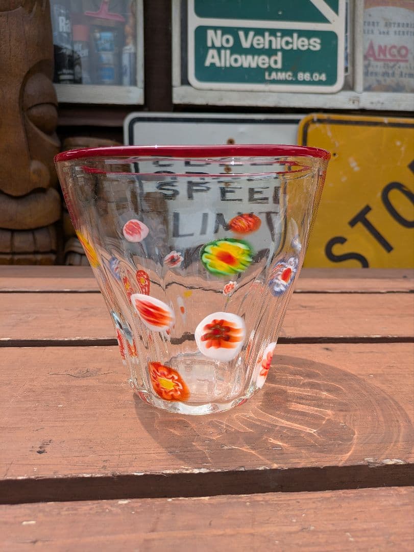 お洒落な花柄 赤縁 ガラス容器 インテリア