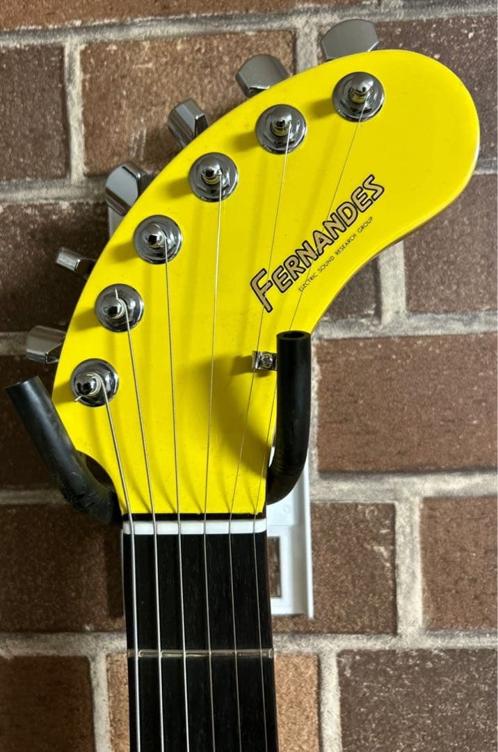 美品フェルナンデス ZO-3ギター イエロー、メトロノーム機能付きチューナー等