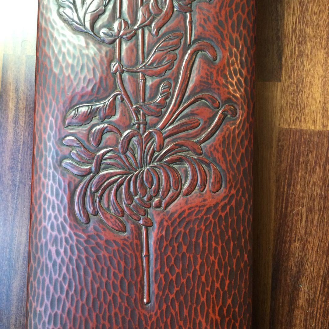 鎌倉彫の箱、菊彫刻施し