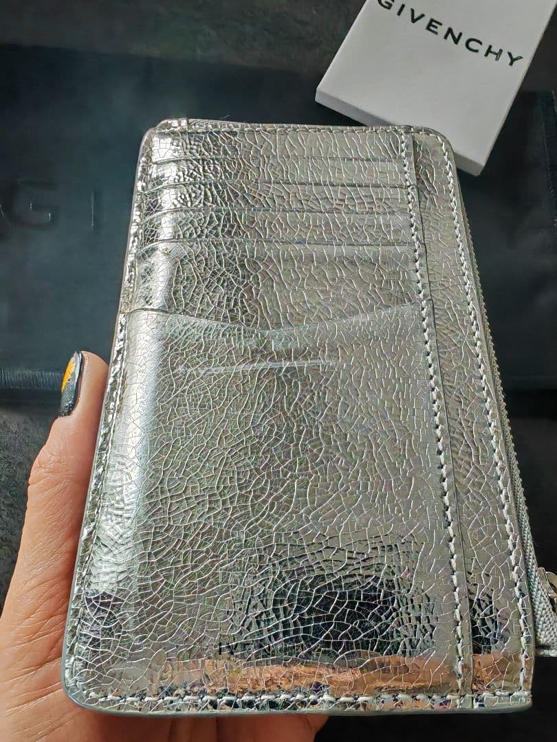 GIVENCHY 4G ジップ付きカードホルダー(ミニ財布)