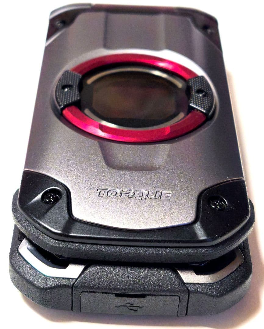 au TORQUE X01 折りたたみ式携帯電話 シルバー/ブラック