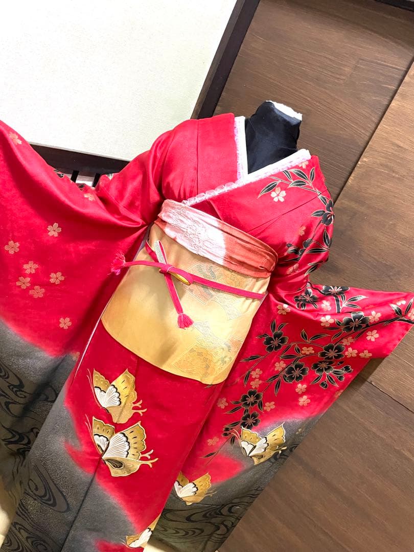 振袖 フルセット6点サイズM〜L赤黒蝶模様 金駒刺繍 正絹