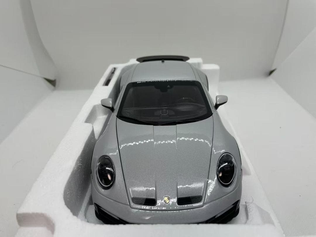 304-047 ノレブ 1/18 ポルシェ 911 Dakar 2023