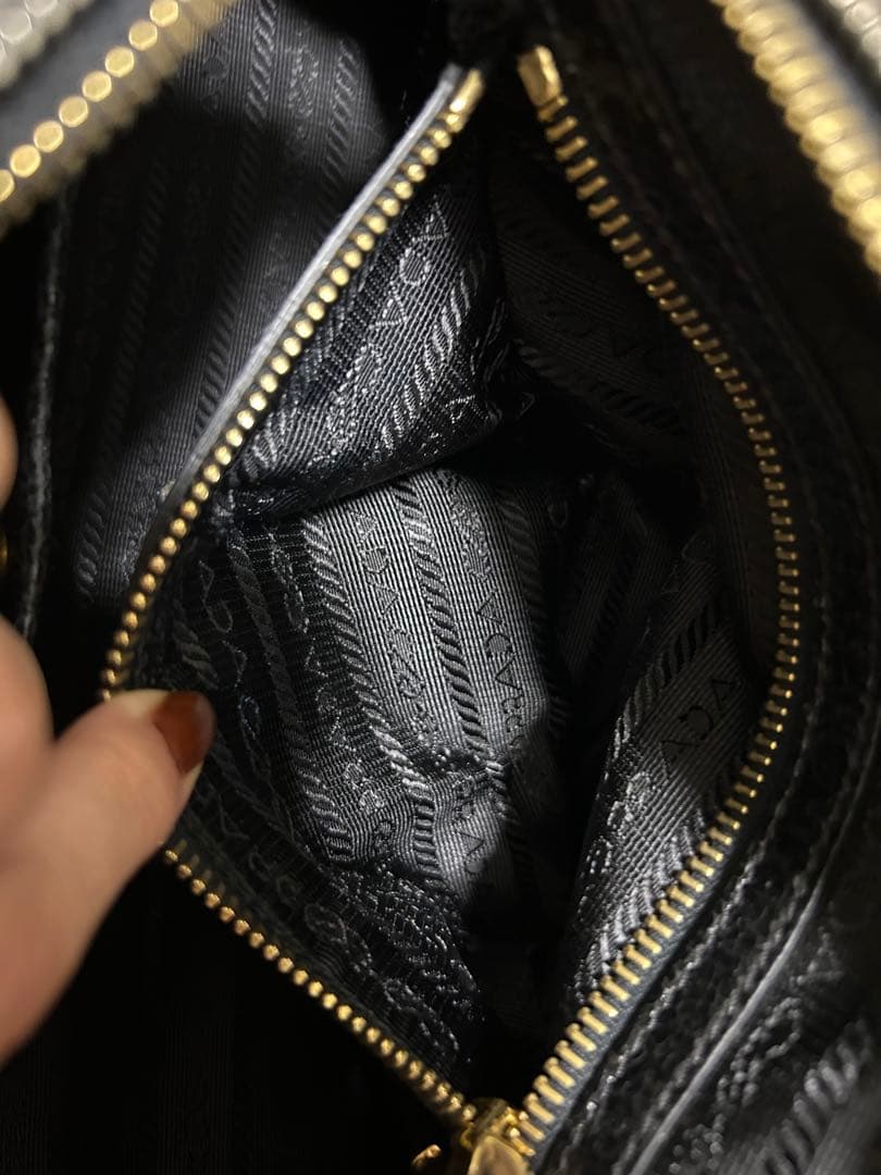 Hana⭐︎様　PRADA ダークブラウン ハンドバッグ スタッズ付