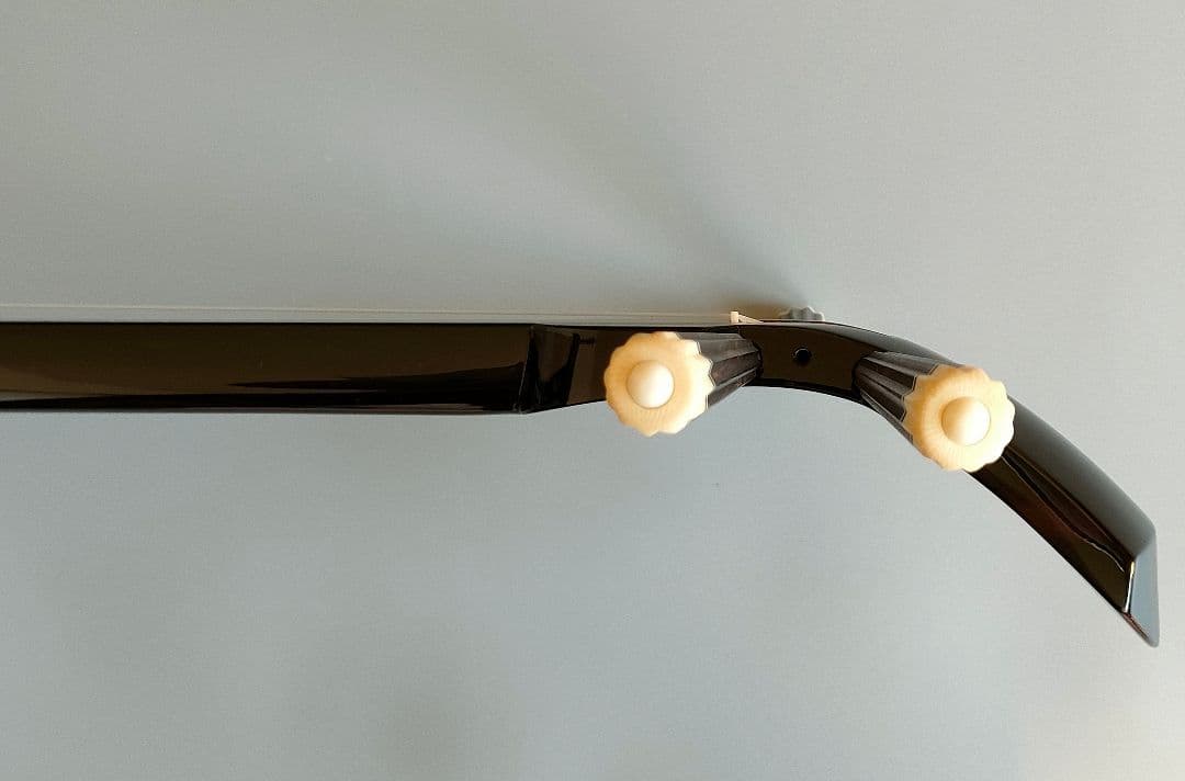 沖縄三線 真壁 扱いやすい人工皮貼り 女性の初心者におすすめの三線【真壁