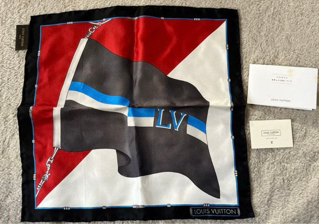 LOUIS VUITTON ハンカチーフシルク