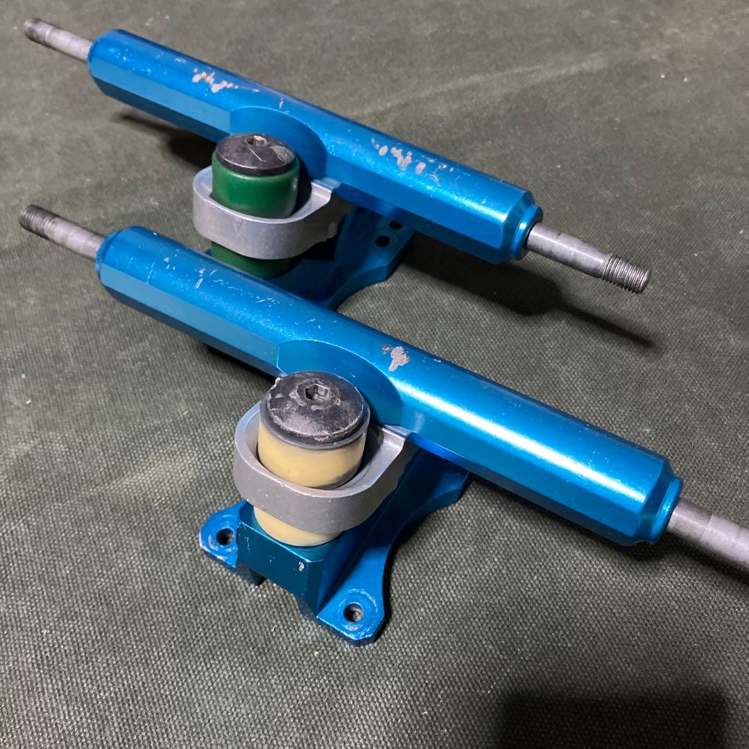 surf rodz TKP 159 リップタイドブッシュ、ビス、ライザーパッド付