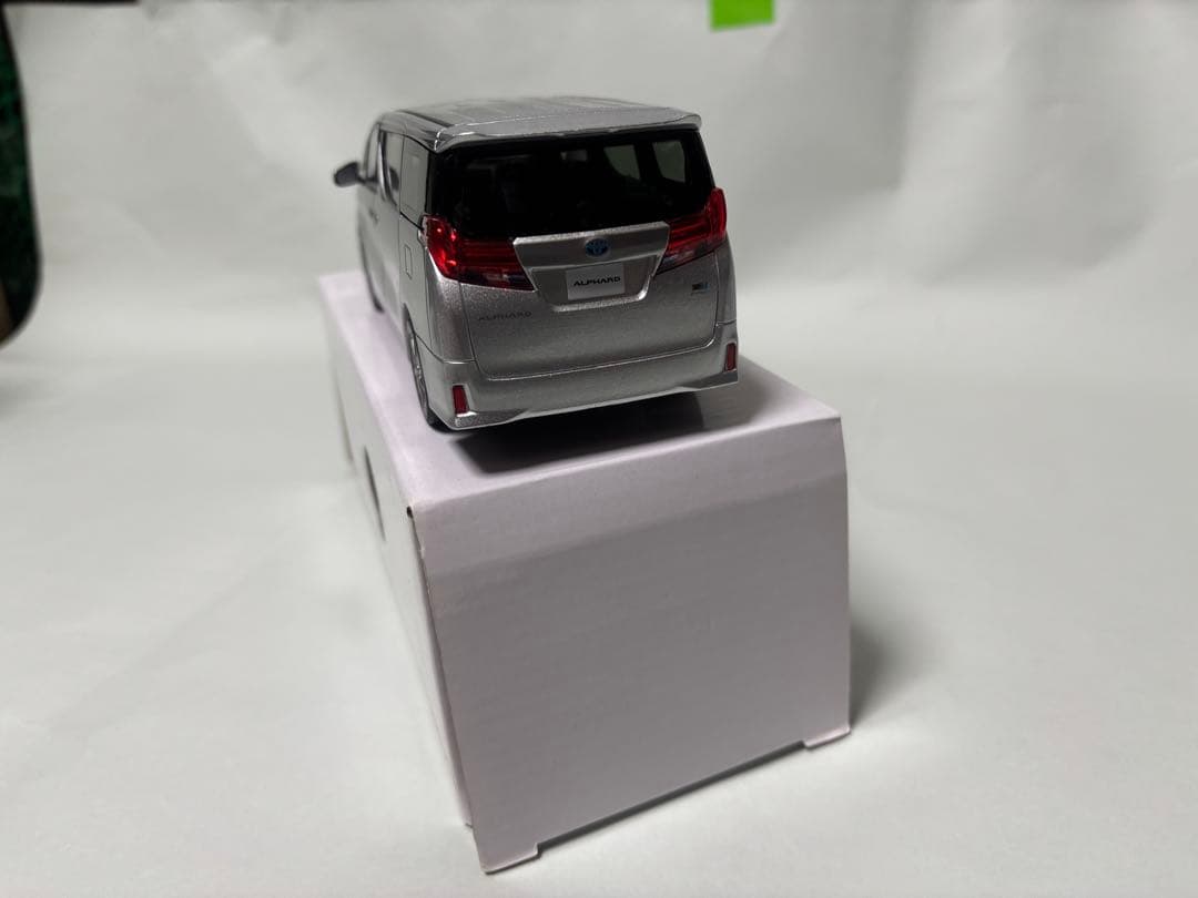 【最終価格】旧型アルファード前期&エスクワイア後期 ミニカー 3台セット