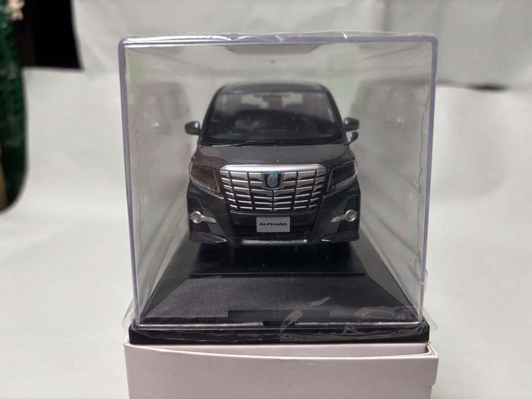 【最終価格】旧型アルファード前期&エスクワイア後期 ミニカー 3台セット