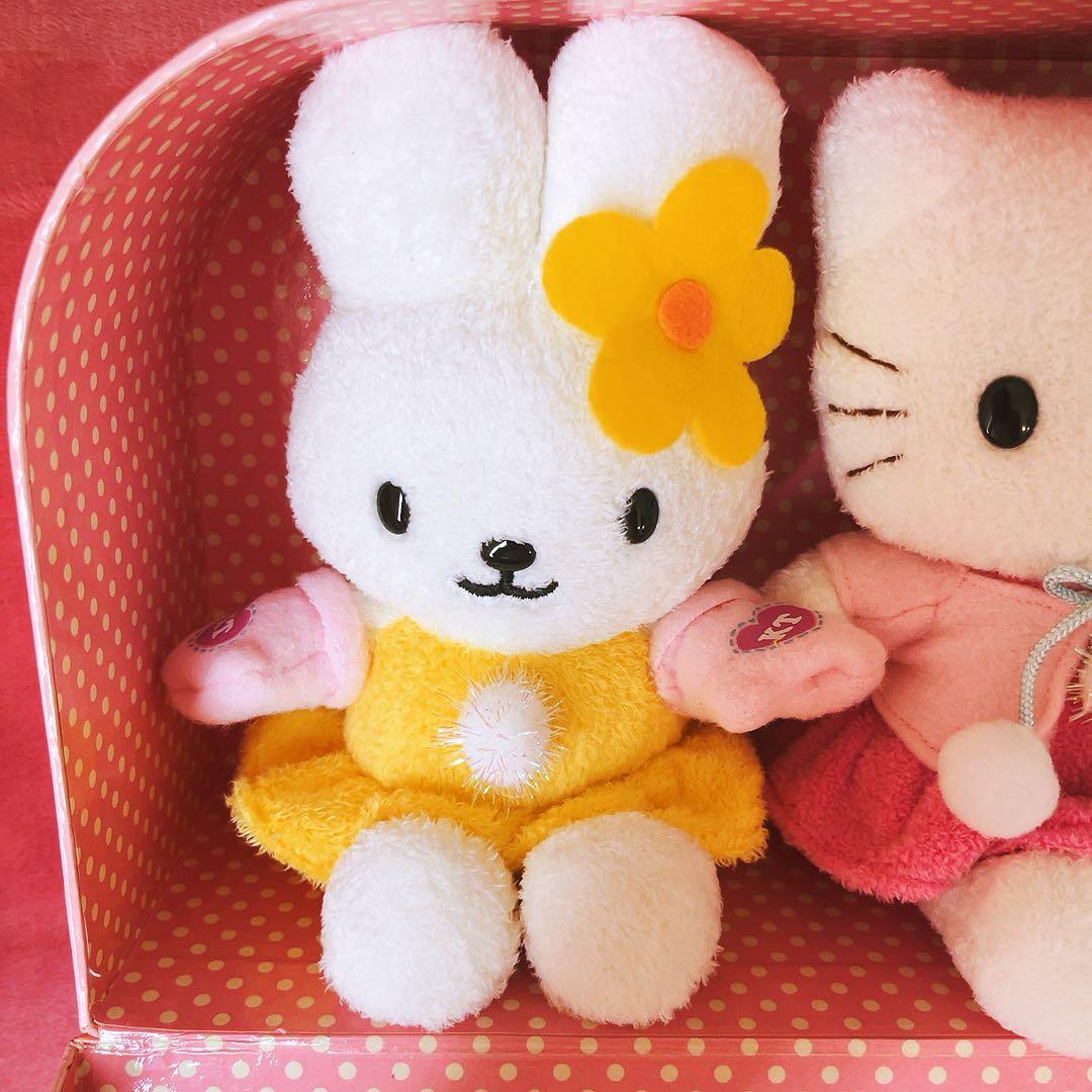 希少レア　ハローキティ　ウィンタードール　着せかえ人形　2005 サンリオ