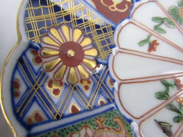 大聖寺伊万里 輪花 金彩菊花図 小皿 3枚 16cm 竒玉宝鼎之