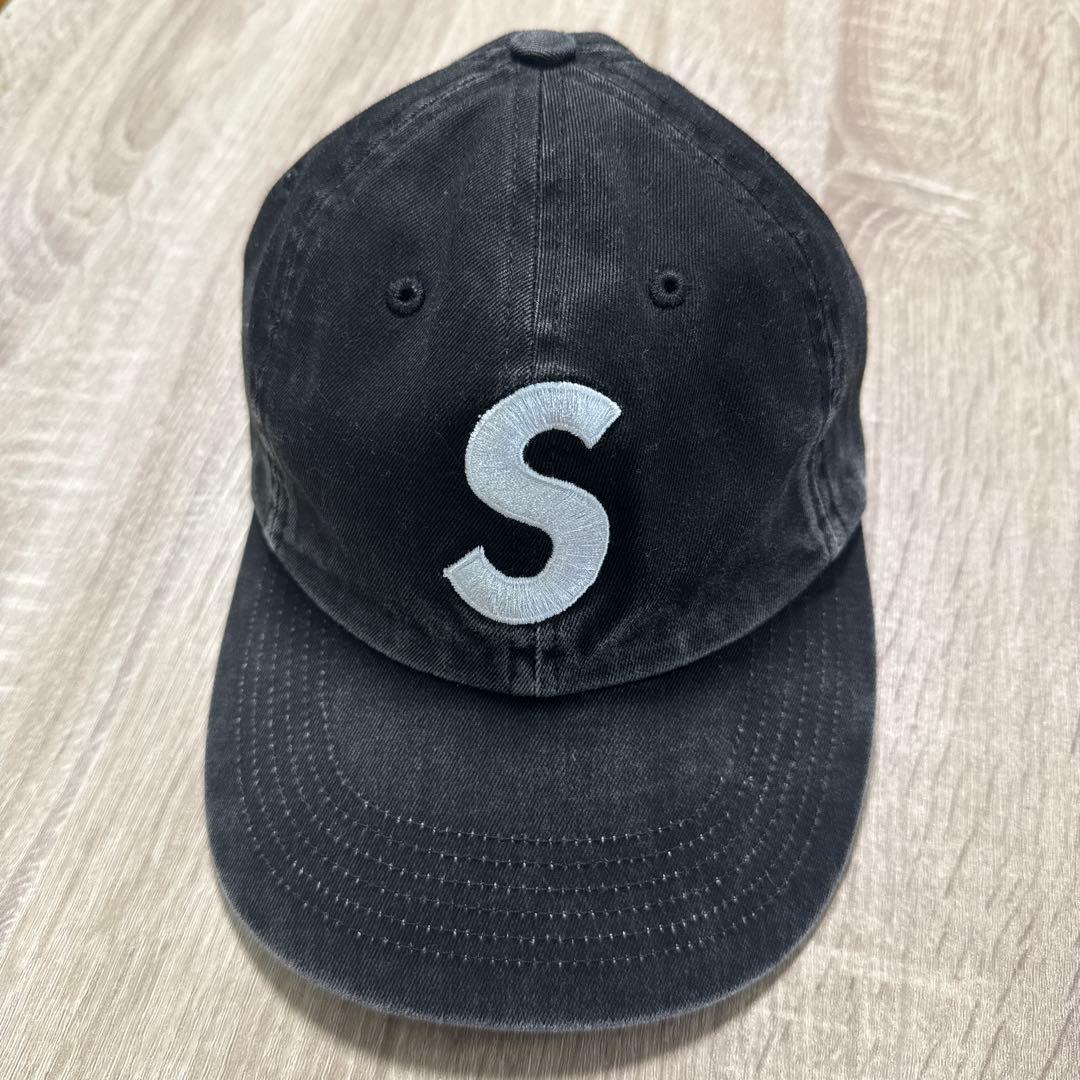 Supreme Sロゴ ブラックキャップ - メルカリ