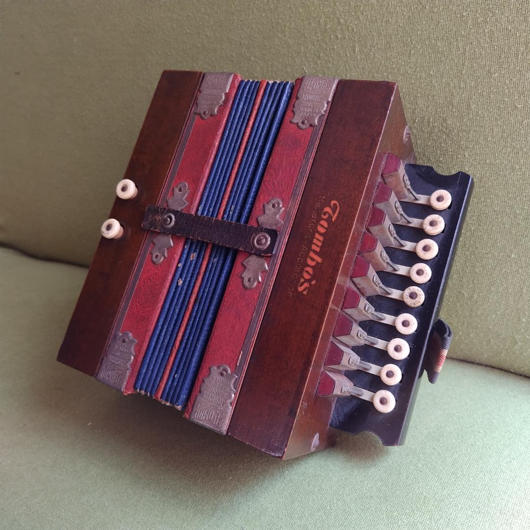 アンティーク フランス製 アコーディオン 楽器 インテリア 骨董 古い