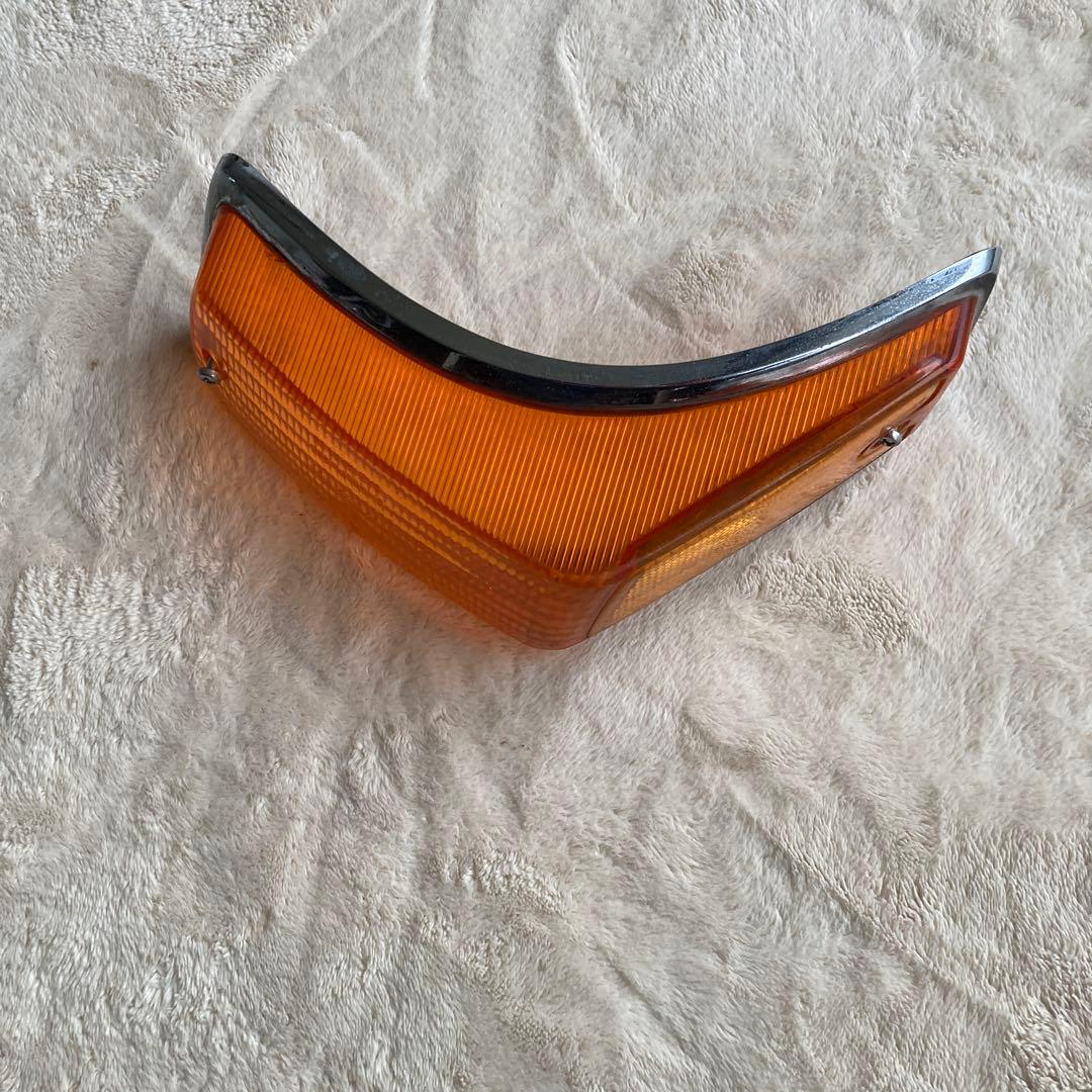 以前所有してました最終1974年カルマンギアのウインカーレンズ右側です