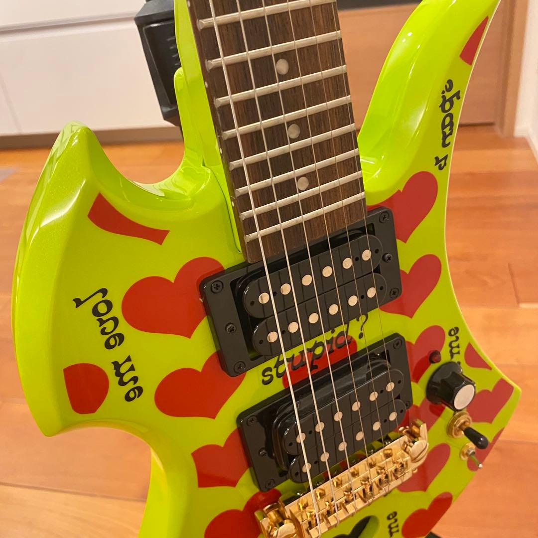 極美品☆BURNY Fernandes hideグリーンハートJr. ミニギター - メルカリ