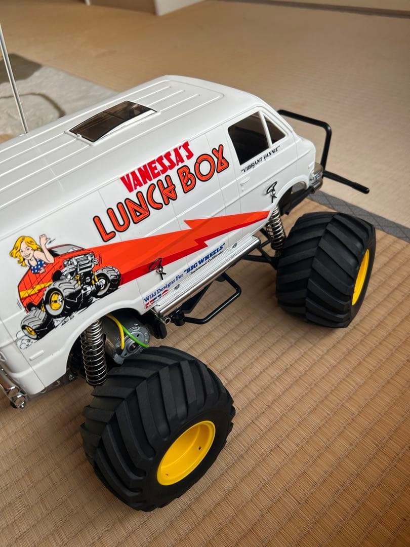 VANESSA'S LUNCH BOX ラジコンカー