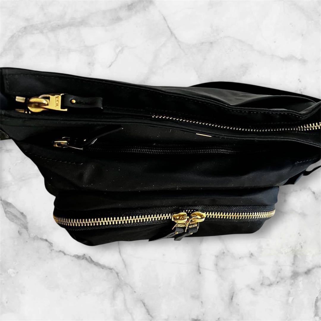 TUMI ブラック ショルダーバッグ 中型
