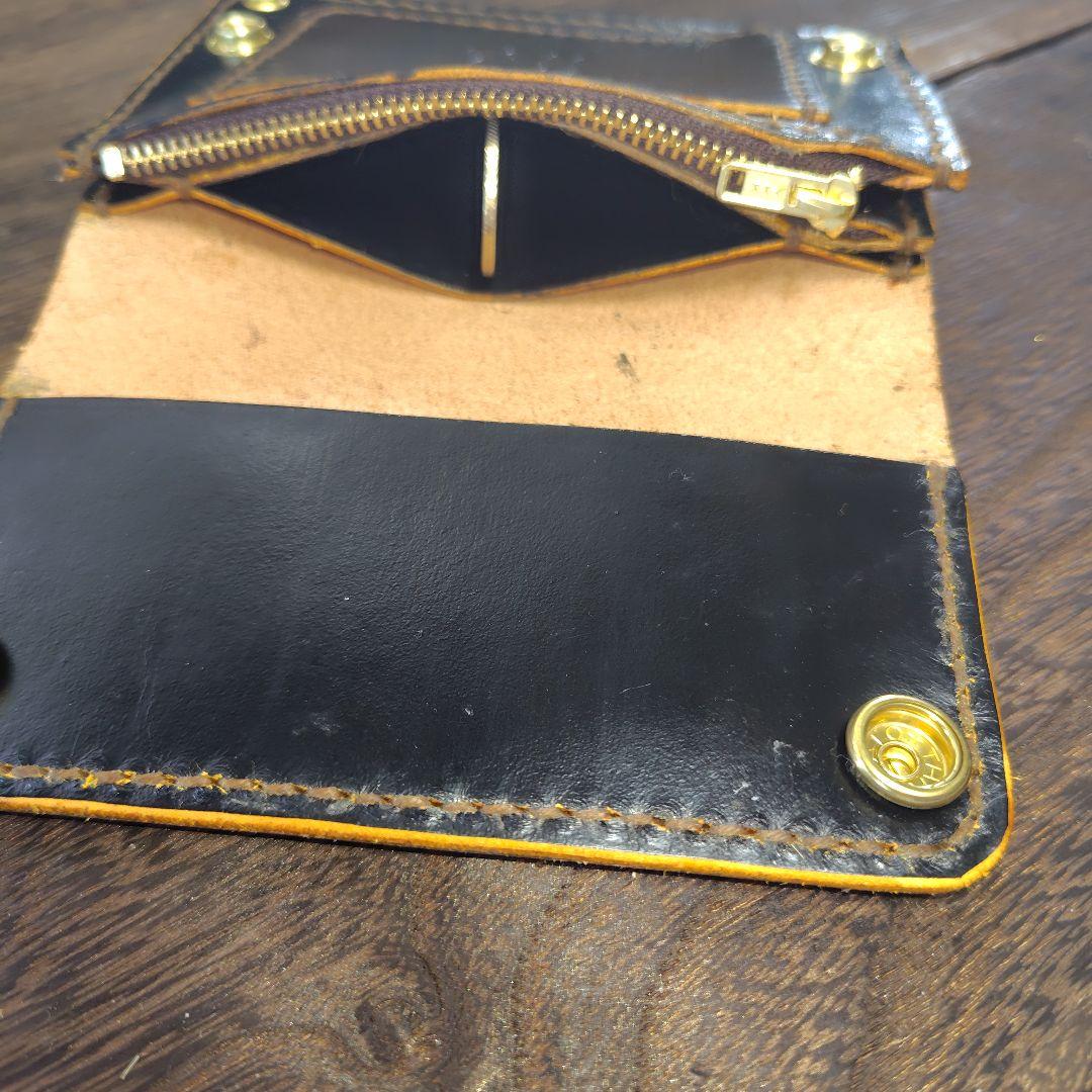 ミドルサイズ トラッカーウォレット 黒×茶 1輪のバラ