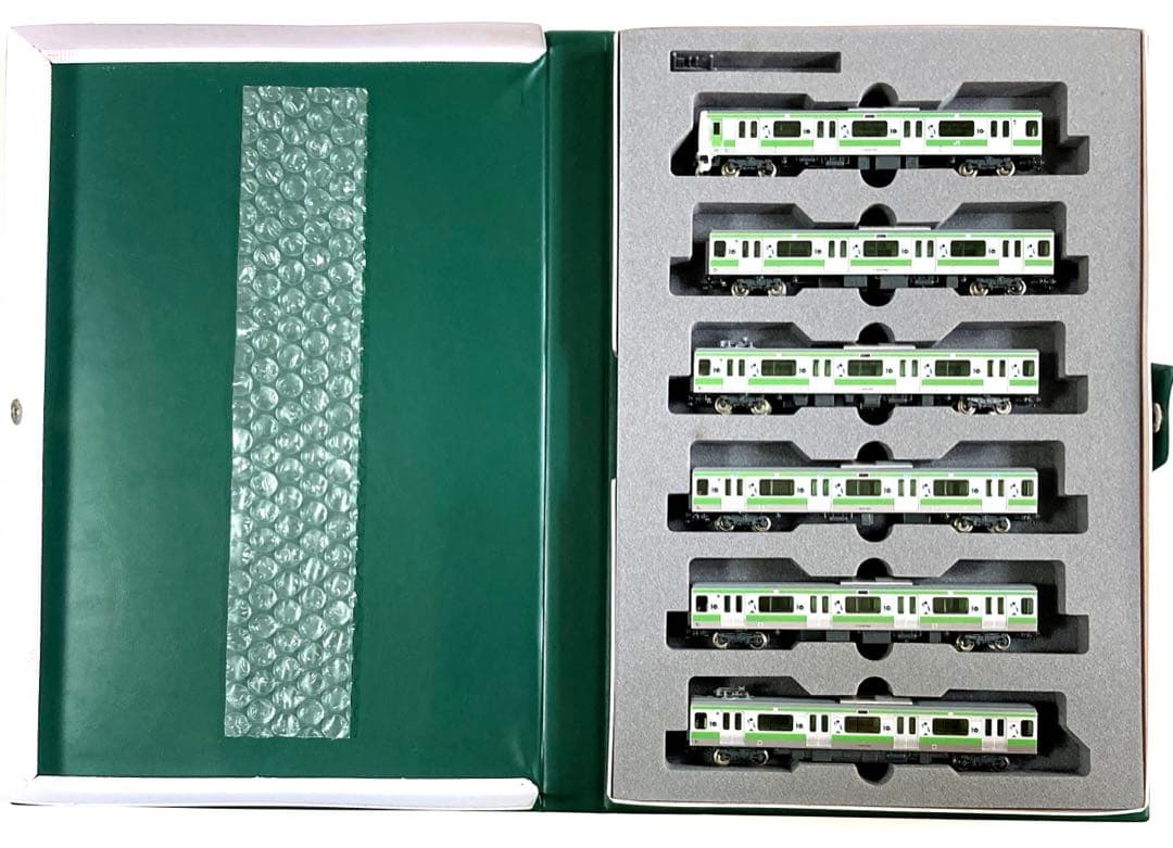 Suica 10周年記念「ペンギントレイン」11両セット￼