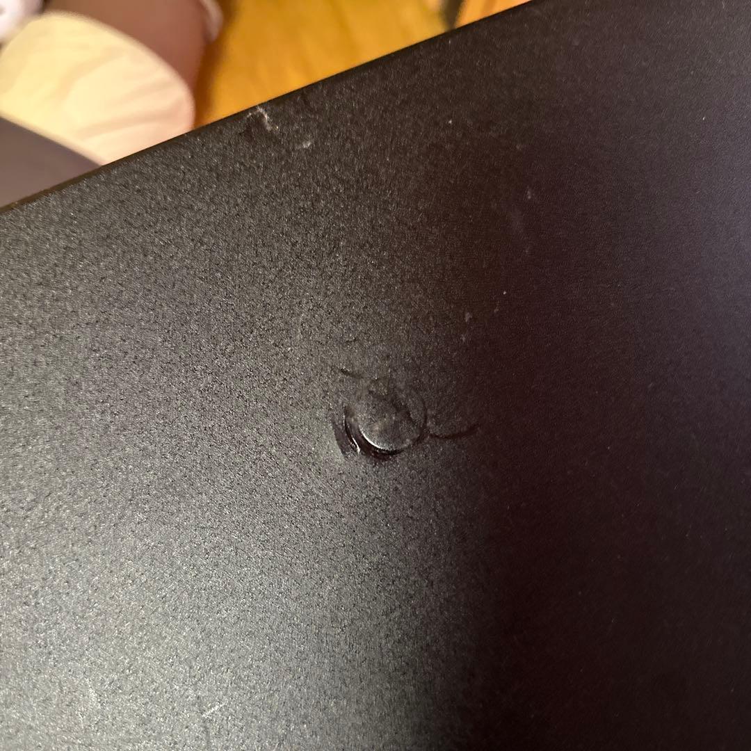 バウヒュッテ　モニターテーブル