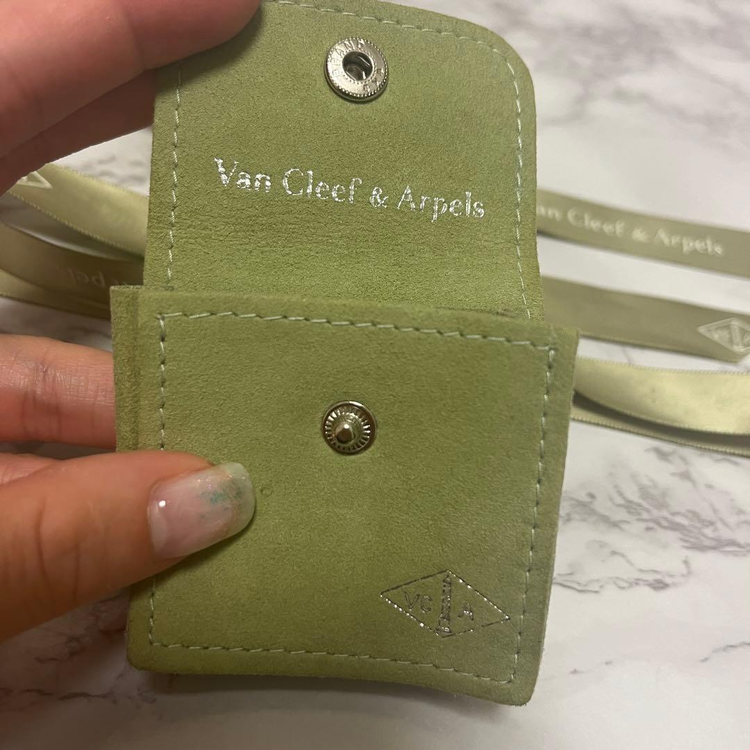 ヴァンクリ 持ち運び用ポーチ&リボンセット - メルカリ