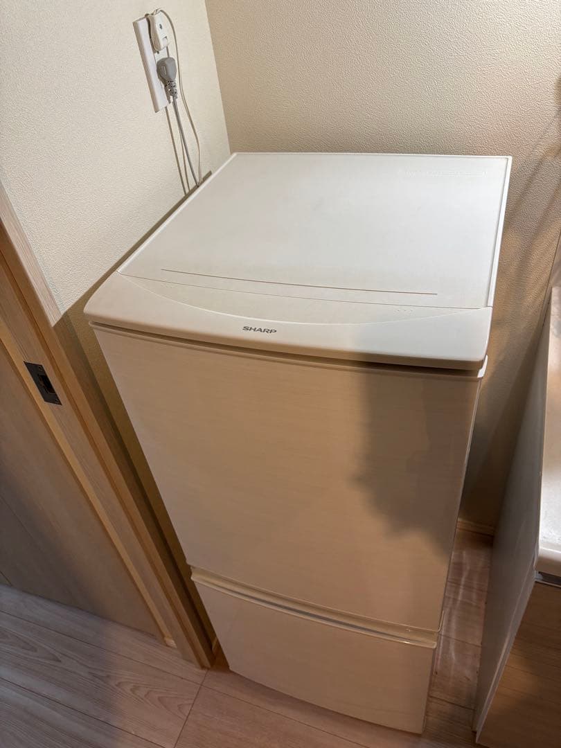 シャープ 冷蔵庫 SJ-D14C-W 137L 2ドア 右・左開き付け替えタイプ