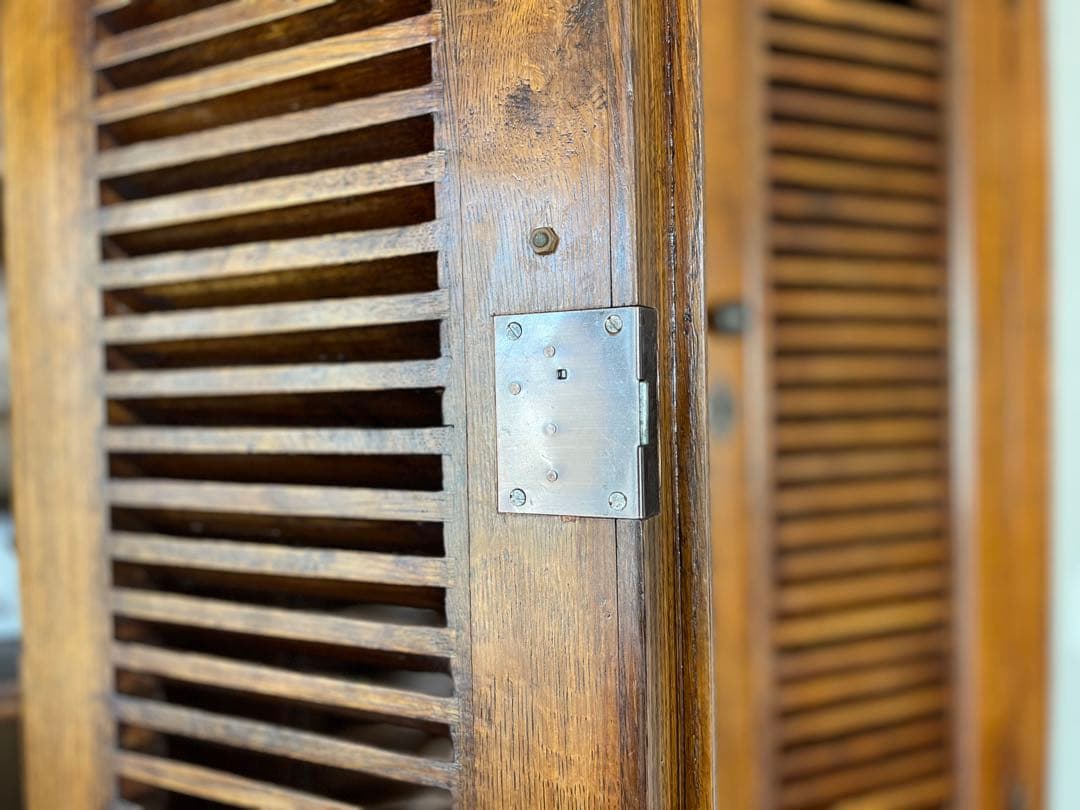 送料込 フラマン (FLAMANT)のキャビネット 上下分解可能