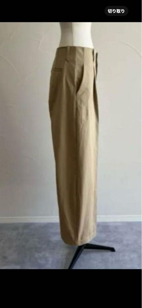 ジュライナイン　チノパン　ベージュsサイズ