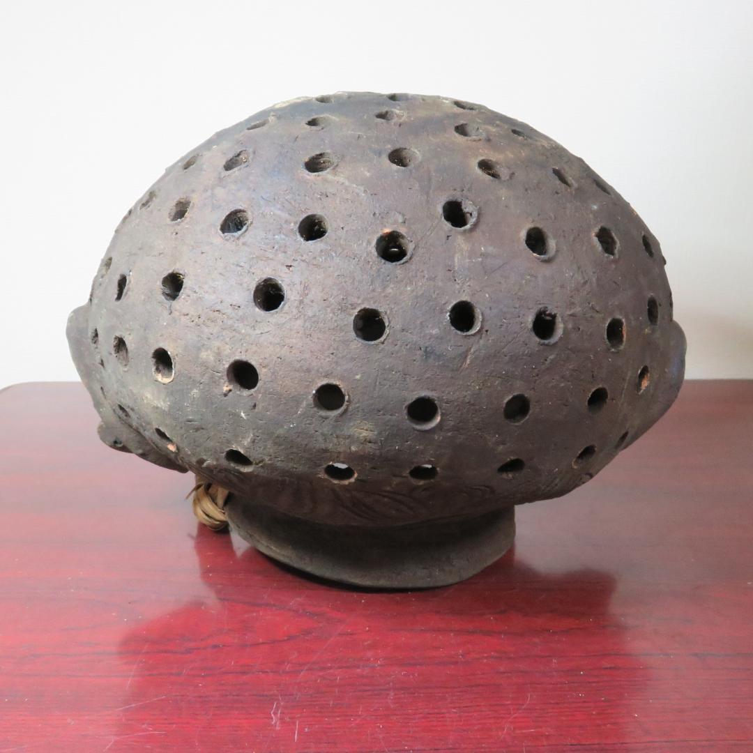 パプアニューギニア 形象土器 燻製容器 東ゼビック州 ディミリ村 希少