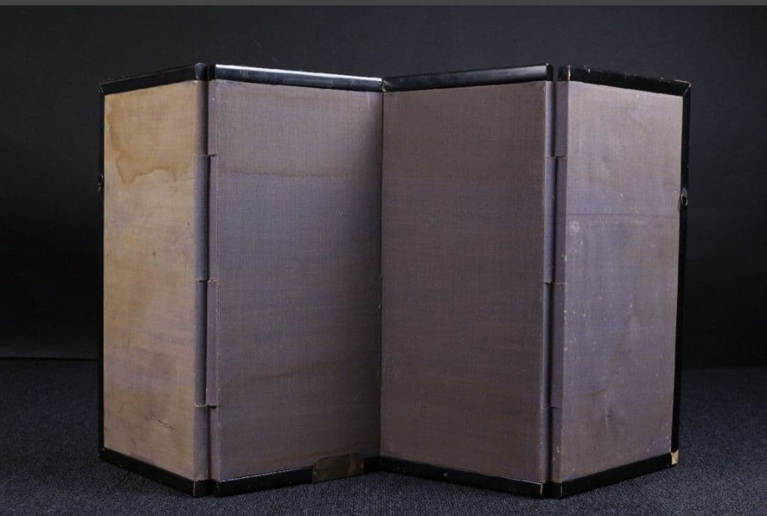 南蛮人図屏風 四曲一隻 時代名品 在銘 紙本彩色 旧家造出品