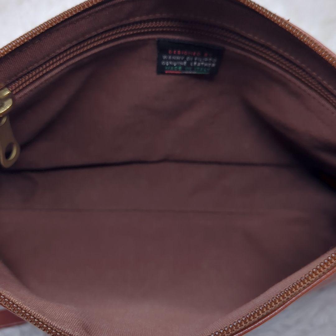 美品✨イルビゾンテ ショルダーバッグ オールレザー 茶 ロゴ型押し ロゴ金具