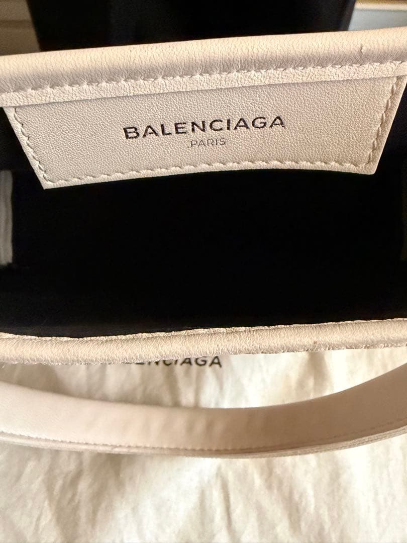 BALENCIAGA ネイビーカバスS クリームホワイト　バレンシアガ バッグ