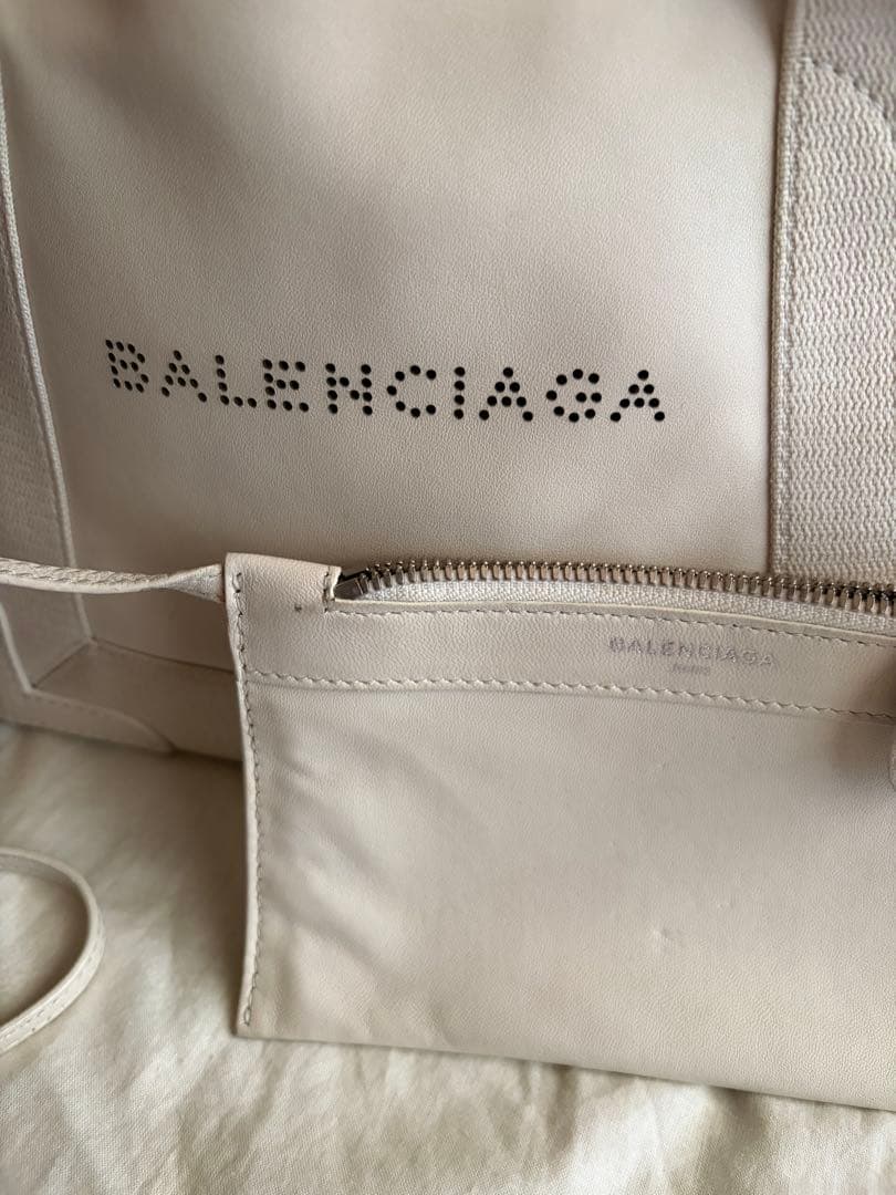 BALENCIAGA ネイビーカバスS クリームホワイト　バレンシアガ バッグ