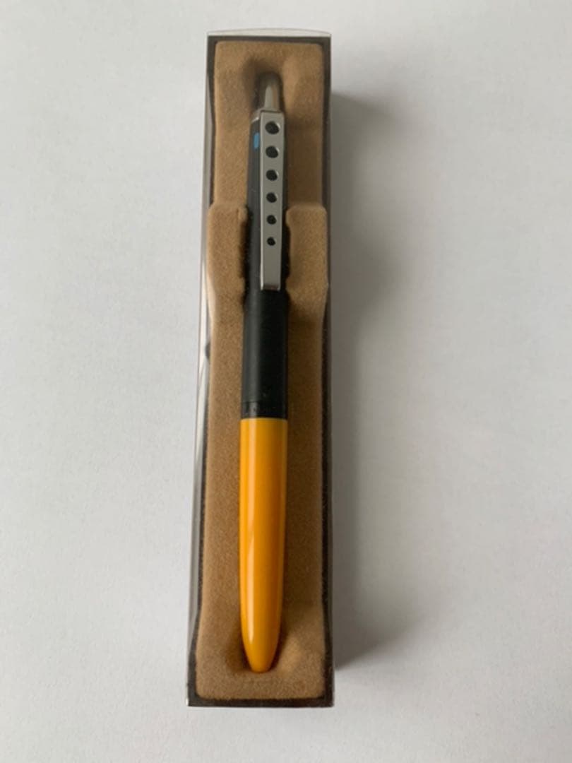 モンブランカレラ4色ボールペン