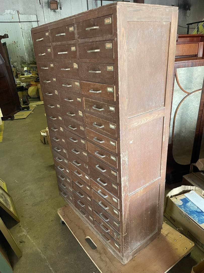 レトロ家具 昭和初期 和製アンティーク 引き出し45杯 使い込まれた風合い