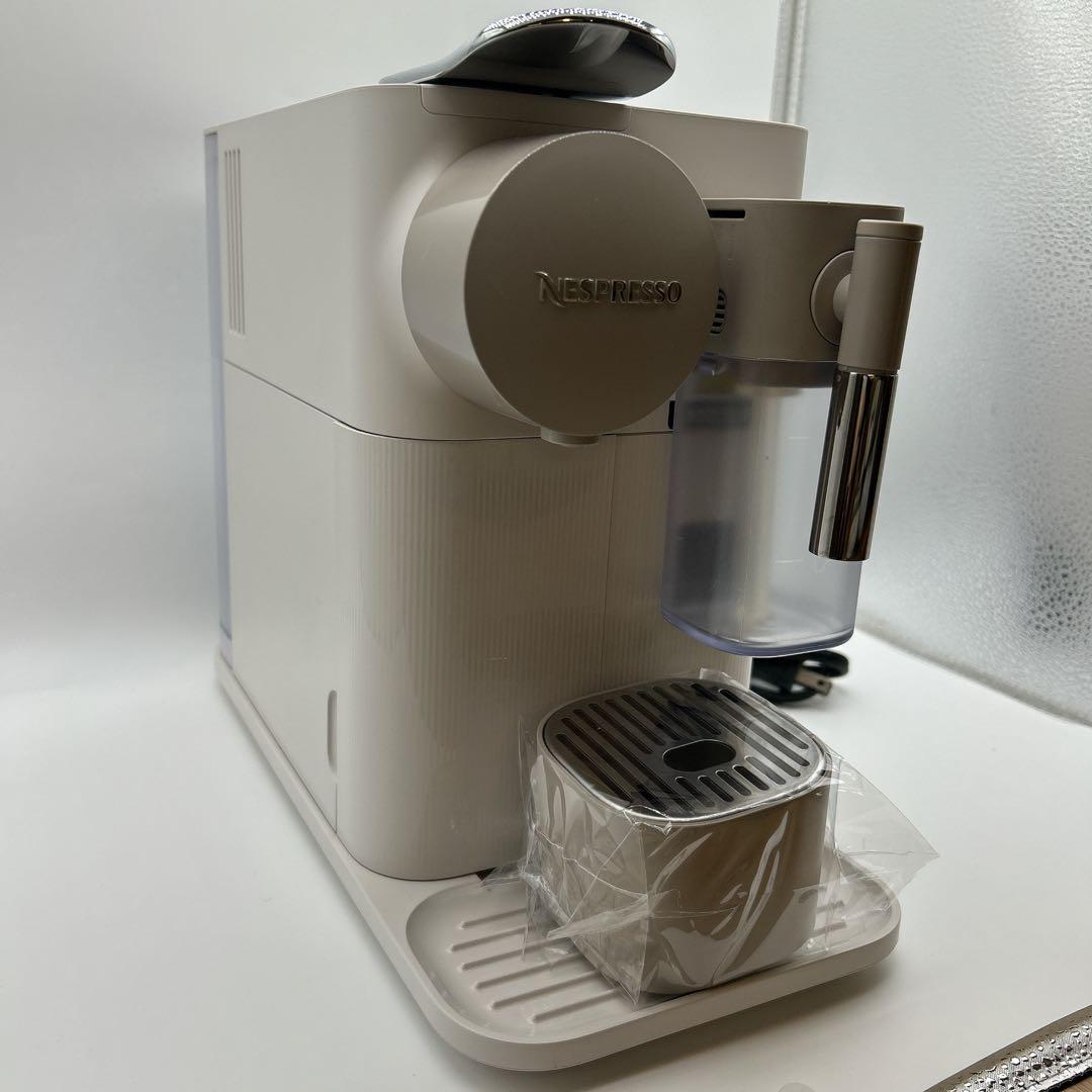 ネスプレッソ ラティシマ・ワン F111WH カプセル式 コーヒーメーカー